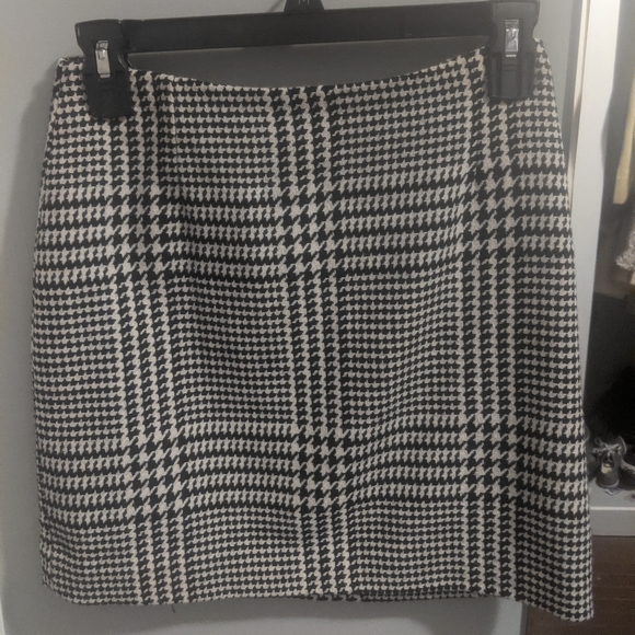 H&M skirt size 4 🖤 - Picture 1 of 4